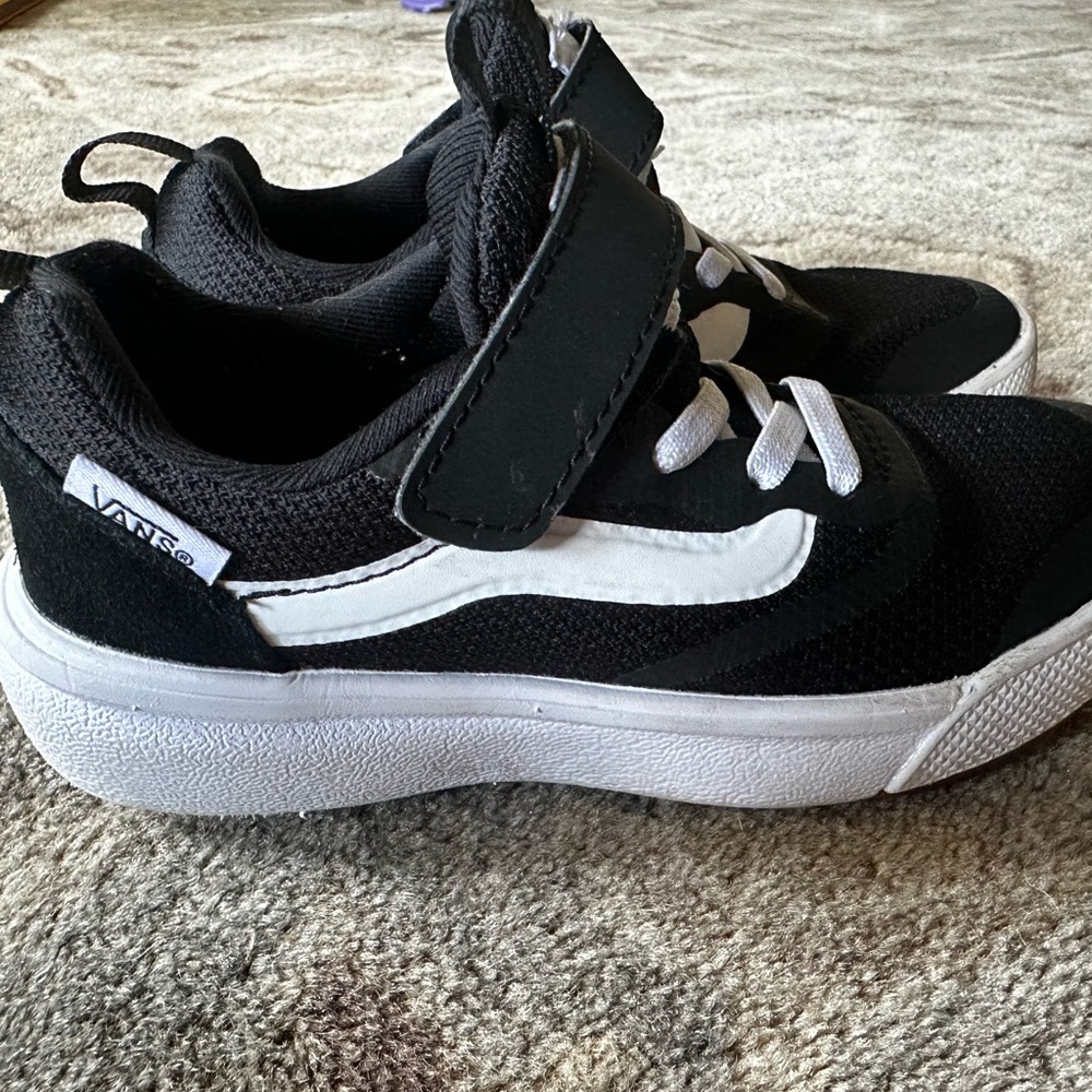 Vans UltraRange kids sneakers size 11